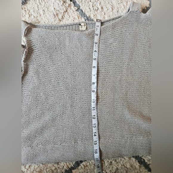 Small Boutique Brand Knit Trendy Lightweight Top Small - Picture 5 of 6